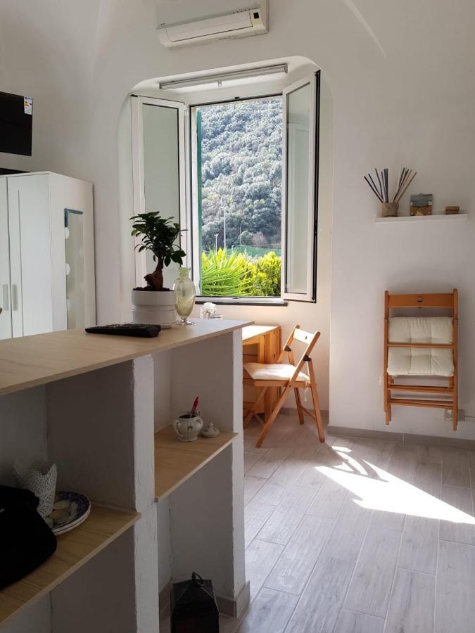 Mini Ca Del Borgo Lejlighed Finale Ligure Eksteriør billede
