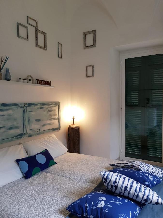 Mini Ca Del Borgo Lejlighed Finale Ligure Eksteriør billede